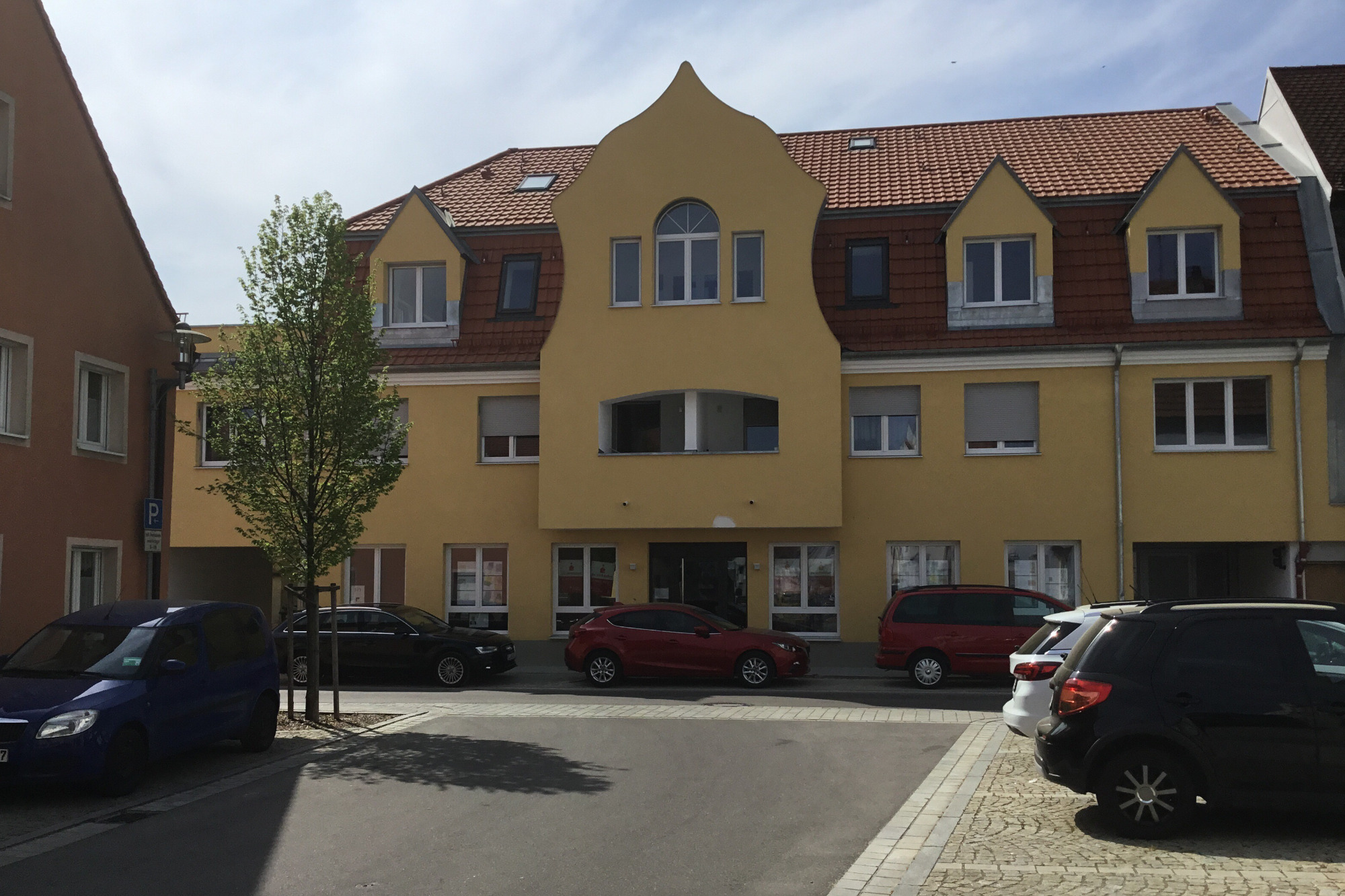 Mehrfamilienhaus mit Tiefgarage